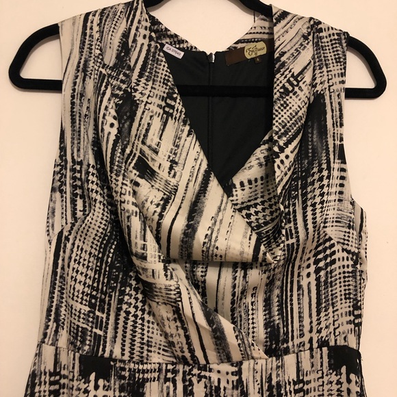 Dress - Picture 2 of 4